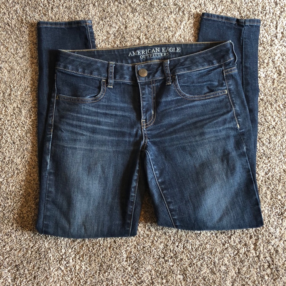 Basically brand new. AEO size 6 pants/jeggings!